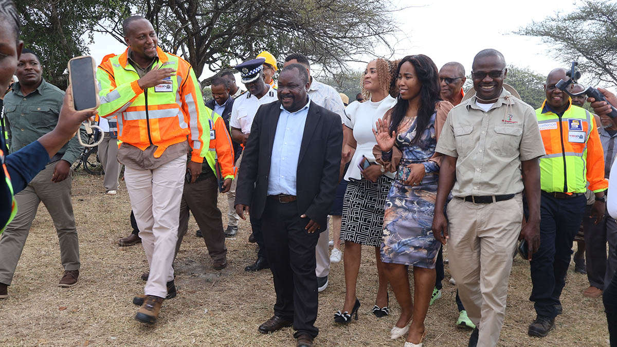 Prime Minister Russell Dlamini with Members of Parliament upon arrival at Sithobela Inkhundla.